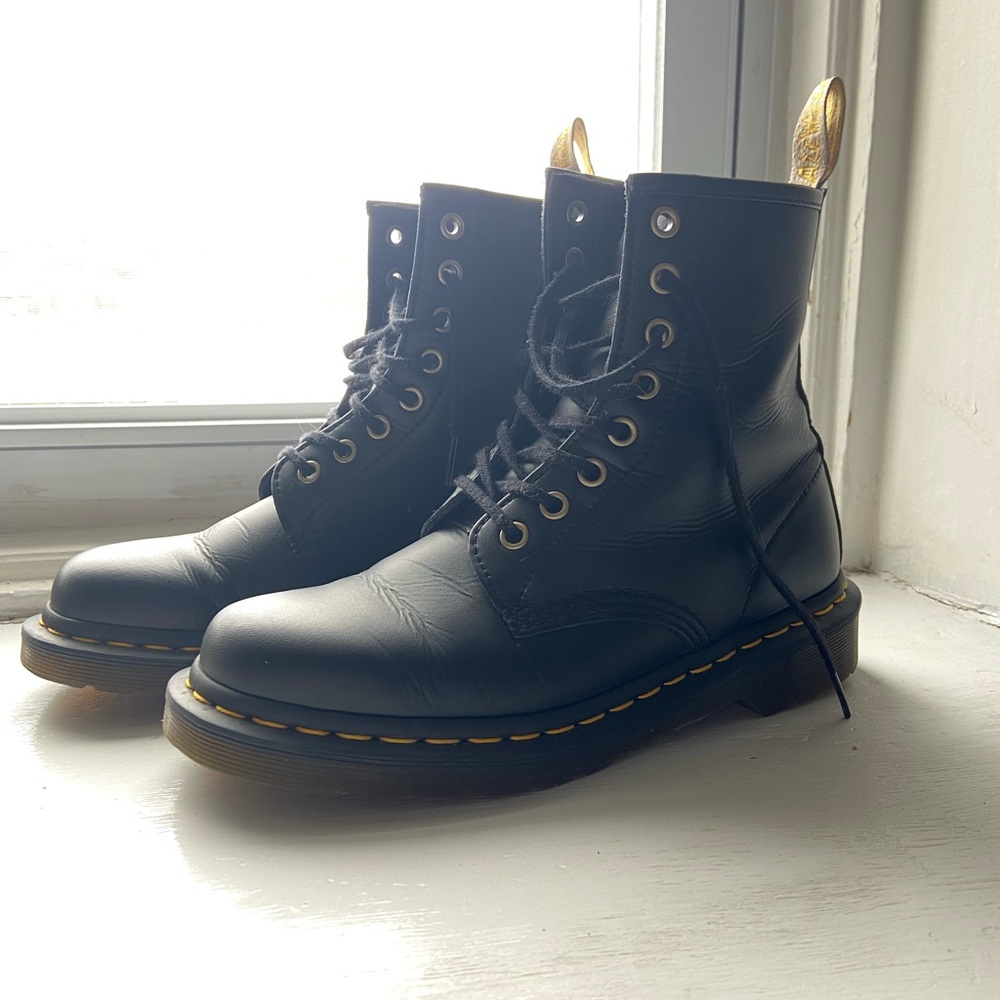 Dr Marten Vegan 1460 lace up boots